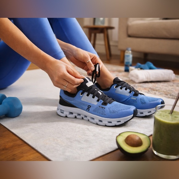 On Running Cloudstratus Marina Magnet Running Shoes W9 EU40  display picture 1